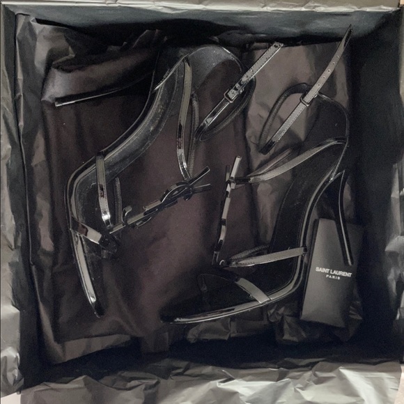 YSL CASSANDRA SANDALS IN PATENT LEATHER WITH BLACK MONOGRAM - Picture 4 of 4